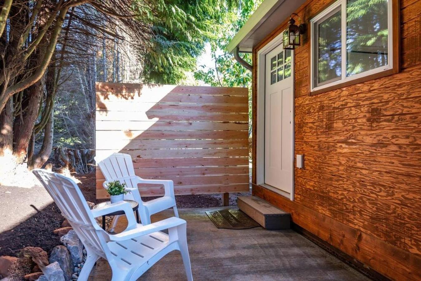 Private Escape! Tiny Home Style Camas Exterior photo